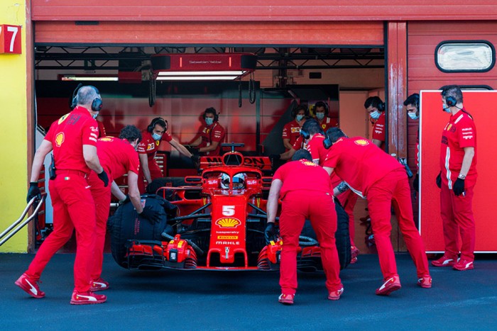 F1: Teher a maszk, lazul a tesztelés