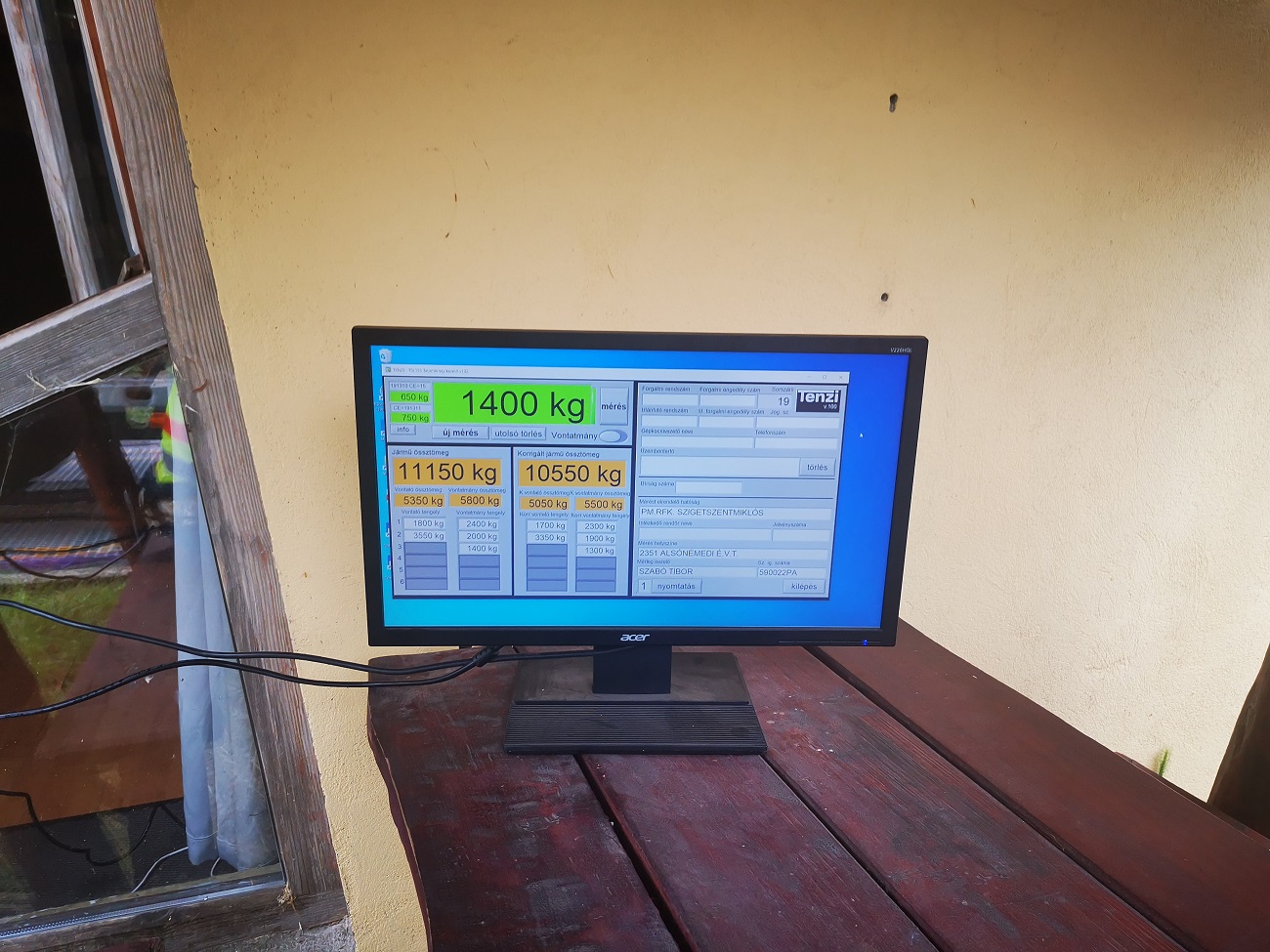 Elkaptak egy kisbuszt az M0-son, a rendőröket is sokkolta, amit láttak 2