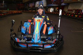 Már versenypályán készülnek az F1-esek