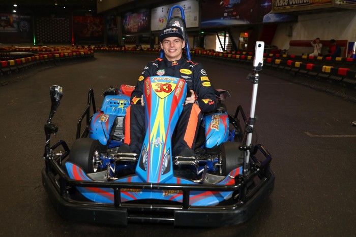 Már versenypályán készülnek az F1-esek