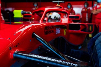 F1: Így dönget Vettel a Ferrari tesztjén