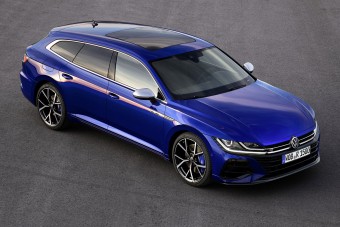 Kombiként, konnektoros hibridként újult meg a VW Arteon