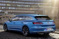 Kombiként, konnektoros hibridként újult meg a VW Arteon 46