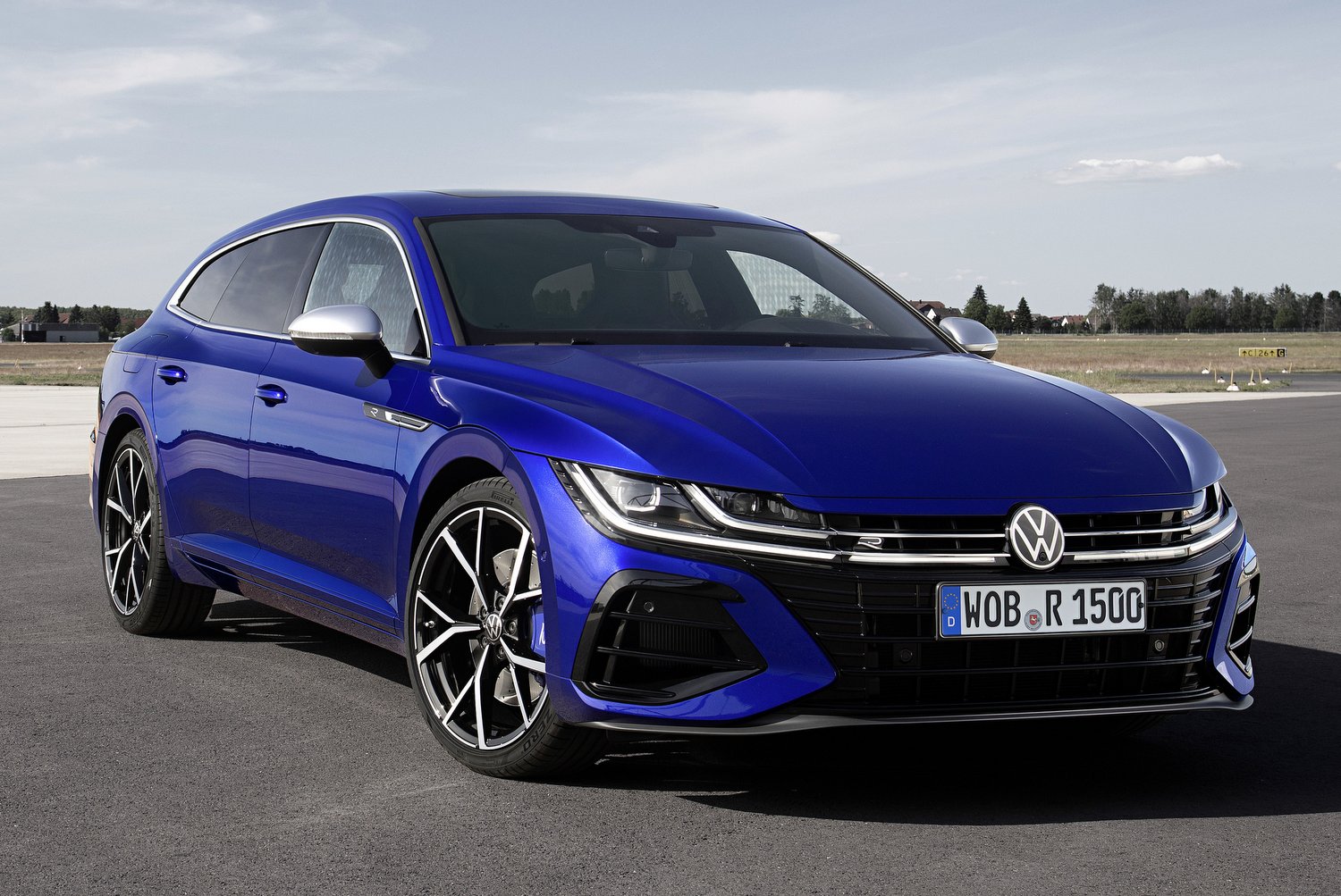 Kombiként, konnektoros hibridként újult meg a VW Arteon 23