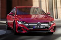 Kombiként, konnektoros hibridként újult meg a VW Arteon 81