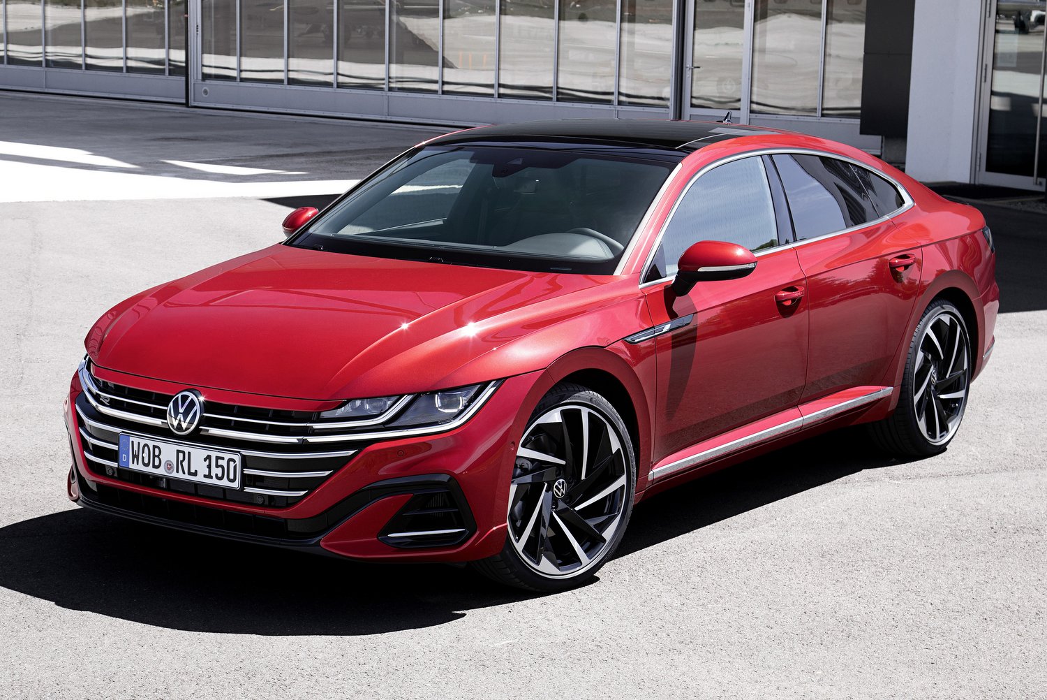 Kombiként, konnektoros hibridként újult meg a VW Arteon 29