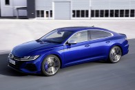 Kombiként, konnektoros hibridként újult meg a VW Arteon 70