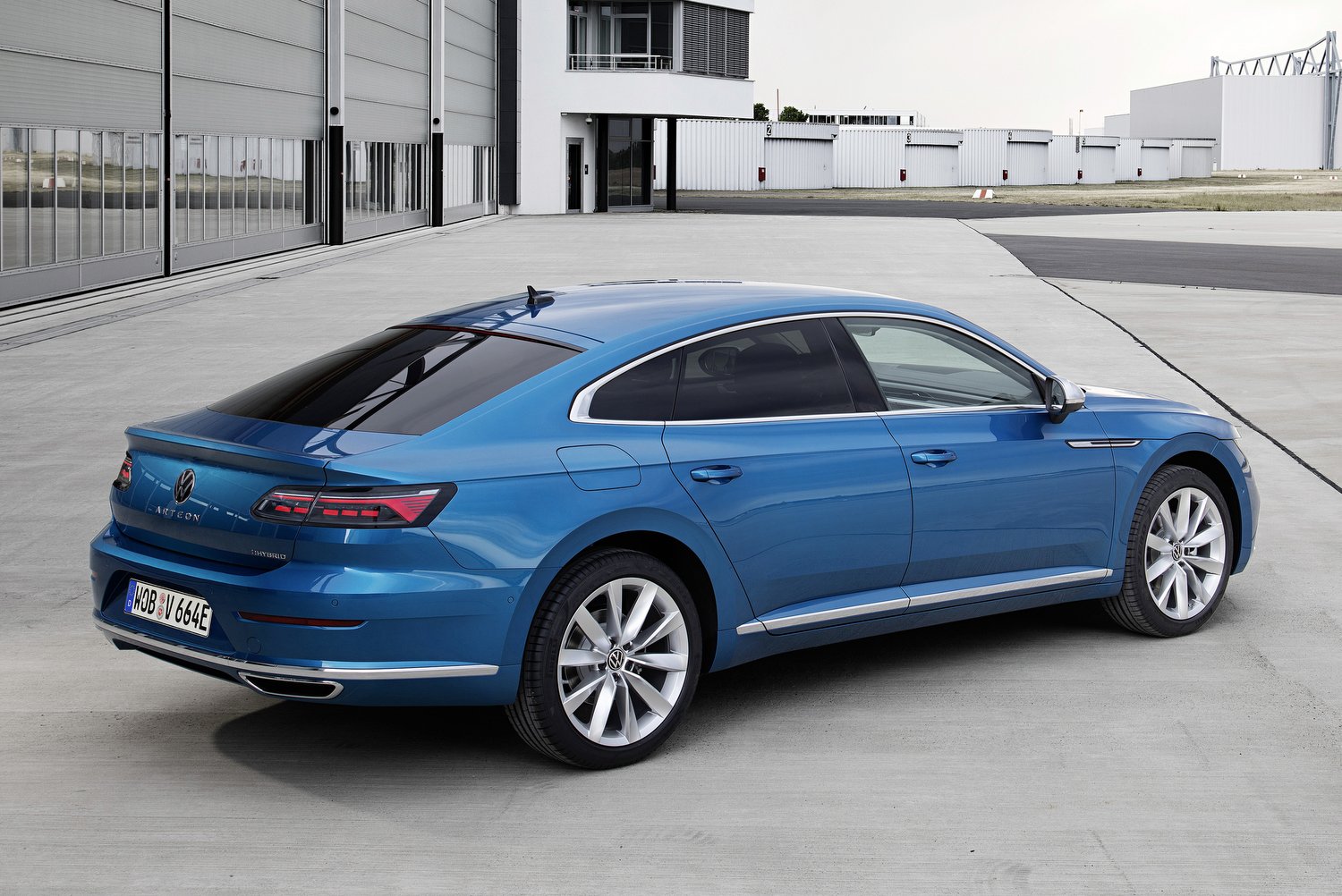 Kombiként, konnektoros hibridként újult meg a VW Arteon 33