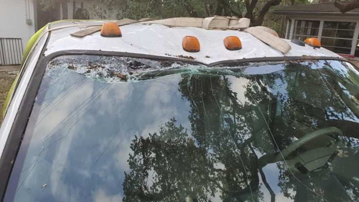 Egy öreg fát használt darunak a türelmetlen amerikai autós, ez lett a végeredmény 4 | Vezess Egy öreg fát használt darunak a türelmetlen amerikai autós, ez lett a végeredmény 4