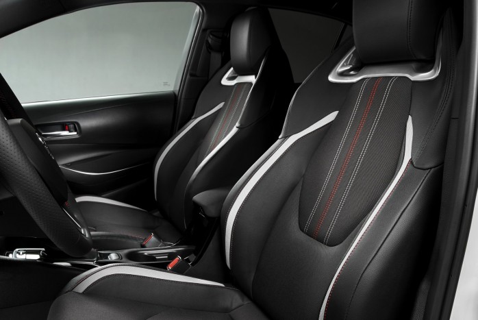 Sportszedánnak álcázták ezt a Toyotát 6