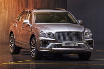 Frissült a Bentley óriási szabadidőjárműve