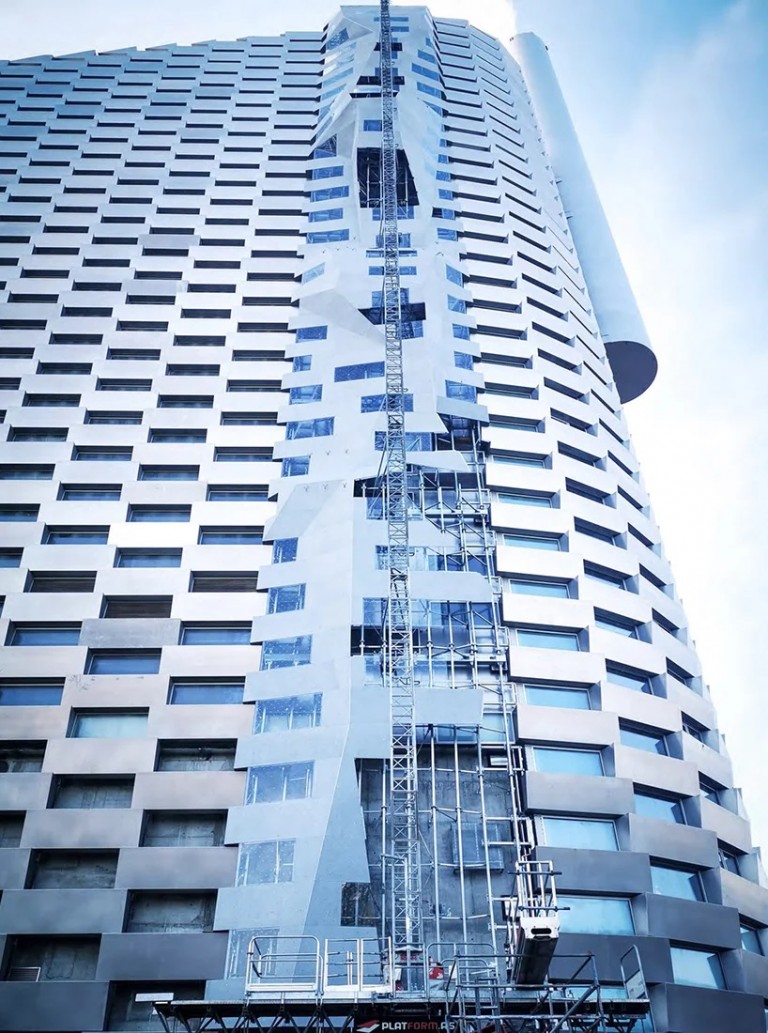 A világ legmagasabb mászófala épül Európa egyik legmenőbb épületén 3