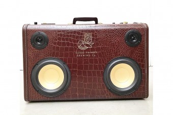 Sörnek is van hely a drága hangszóróban