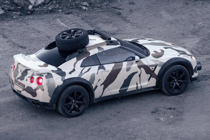 Terepjárót faragtak a Nissan GT-R-ből 2