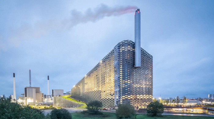 A világ legmagasabb mászófala épül Európa egyik legmenőbb épületén 1