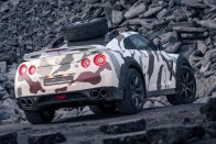 Terepjárót faragtak a Nissan GT-R-ből 21