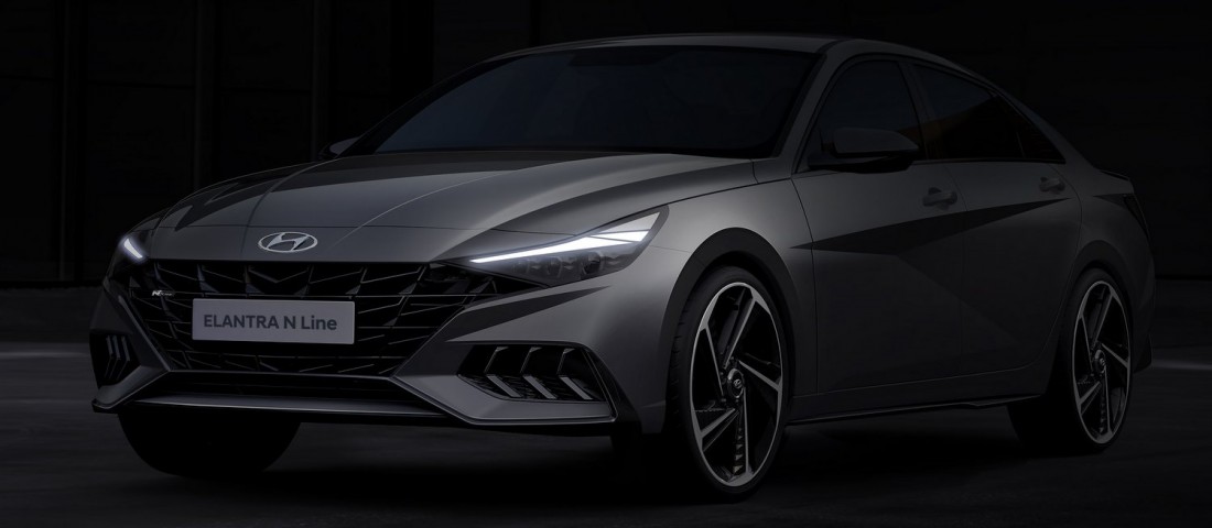 Újabb kompakt sportszedán érkezik