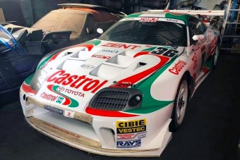 Egy legendás versenyautó megmentésére kalapoznak