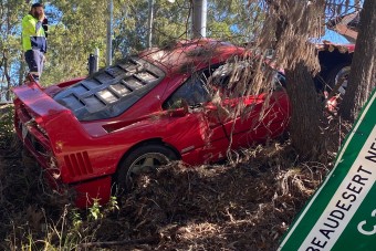 Fájó szívvel nézzük az árokba rakott F40-es Ferrarit