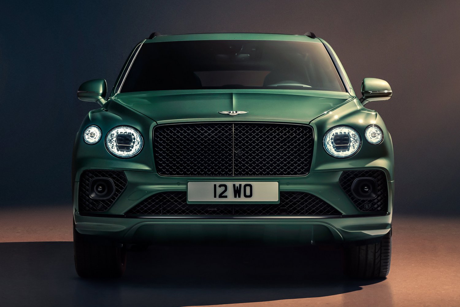 Frissült a Bentley óriási szabadidőjárműve 22