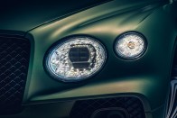Frissült a Bentley óriási szabadidőjárműve 48