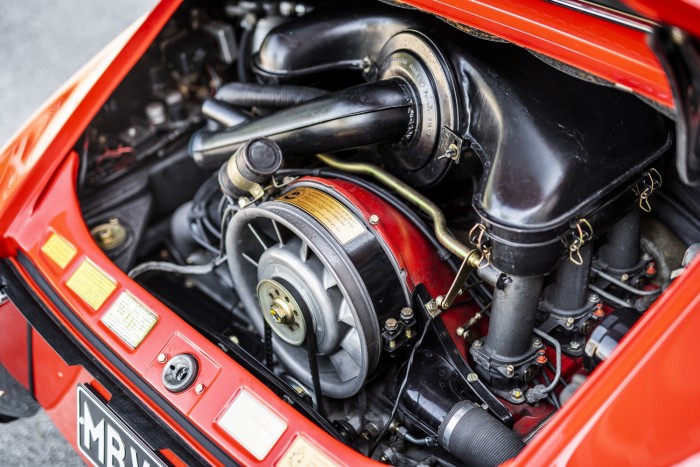 Új motor fejlesztéséhez használták a mandarin színű Porsche 911S-t 7 | Vezess Új motor fejlesztéséhez használták a mandarin színű Porsche 911S-t 7