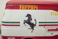 A belga Ferrari-kereskedő kopott furgonja 14