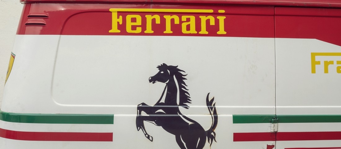 A belga Ferrari-kereskedő kopott furgonja