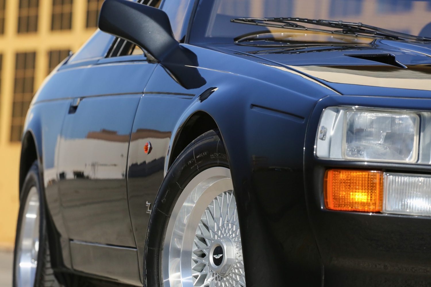 A 80-as évek legmerészebb Aston Martinja 9