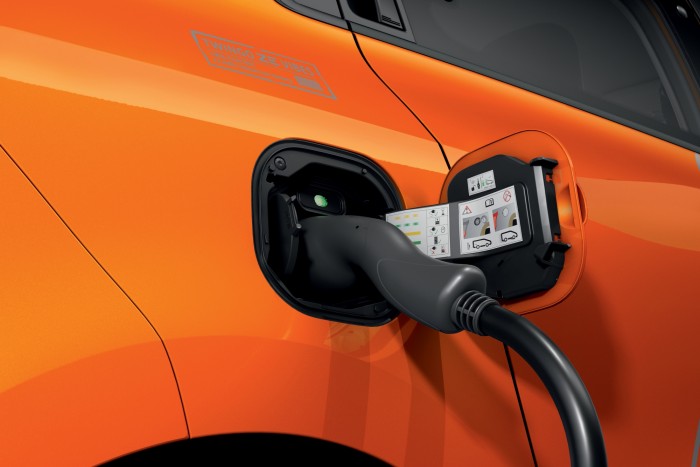 Exkluzív köntösbe csomagolják a legkisebb elektromos Renault-t 5