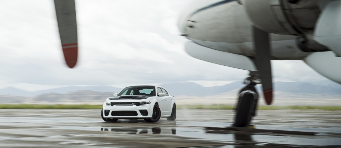 797 lóerős, négyajtós izomautó a Dodge Charger Hellcat Redeye