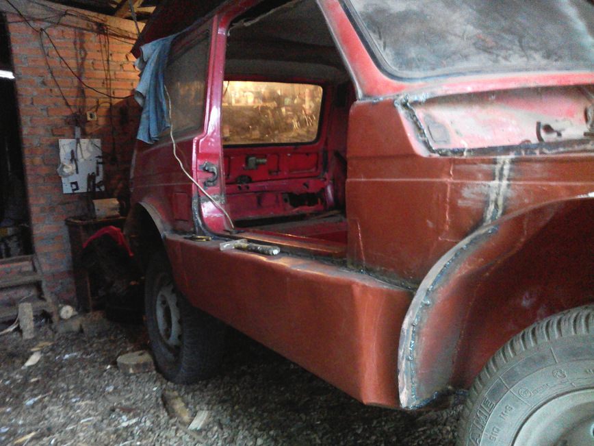 Kétéltű Lada Nivát épített egy orosz ezermester 3