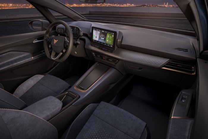 Jön a spanyolok elektromos sportterepjárója 5