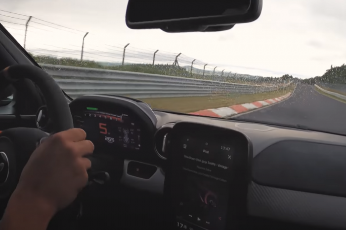 A McLaren Sennának nincs ellenfele a Nürburgringen