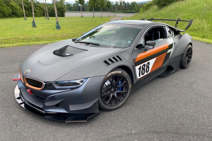 Brutális pályagép lett ebből az i8-as BMW-ből