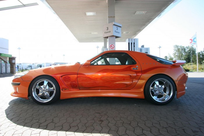 Meglepő alapokra épült ez a hosszú orrú, rém-Peugeot 3