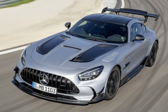 Utcai Mercedes nem volt még ennyire brutális