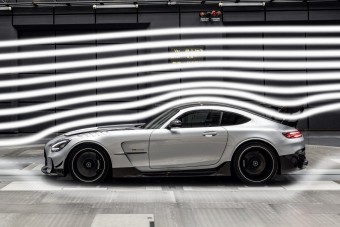 Videó a legállatabb Mercedes