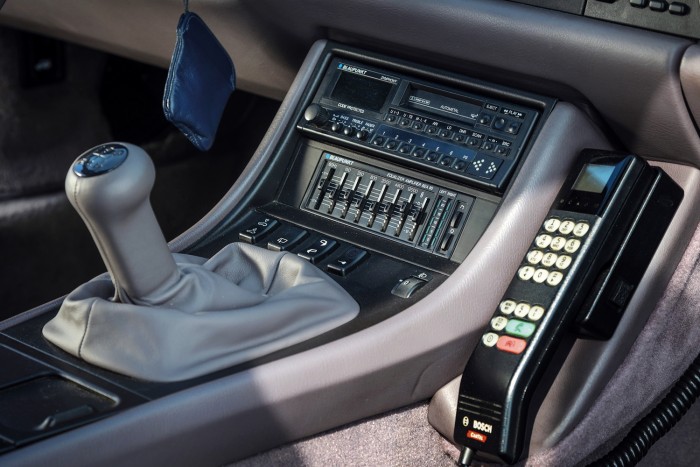 Tökéletes youngtimer a Porsche 944 S2 7