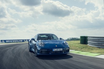 2,8 másodperc alatt gyorsul a lassabb 911 Turbo