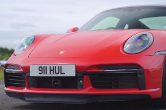 Benzines csúcs Porsche az elektromos ellen, ki nyer?