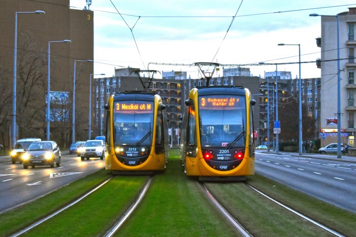 Ezért késnek az új budapesti villamosok