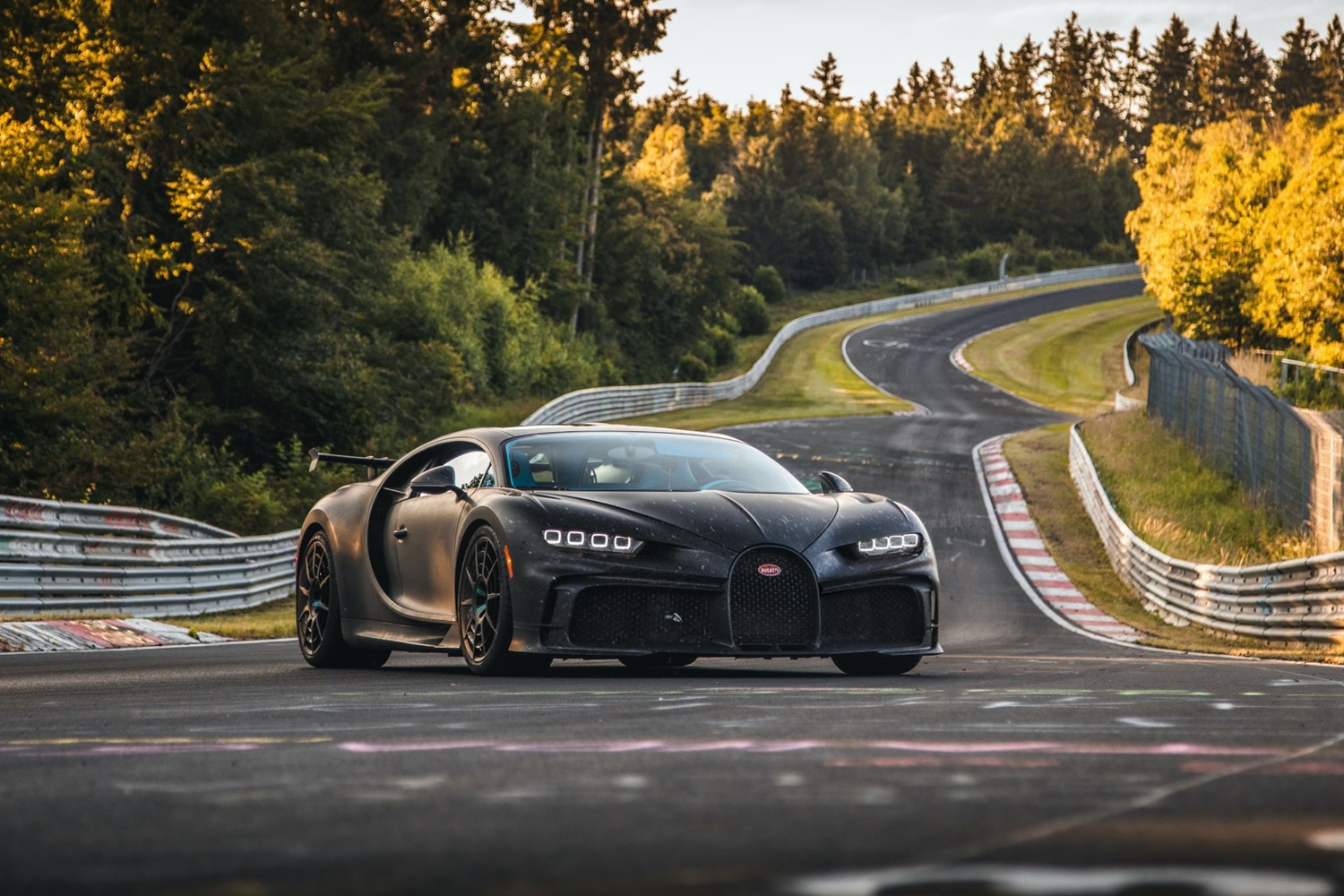 A Nürburgringen hajtják az 1500 lóerős Bugatti Chiron Pur Sportot 10