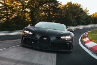 A Nürburgringen hajtják az 1500 lóerős Bugatti Chiron Pur Sportot 14