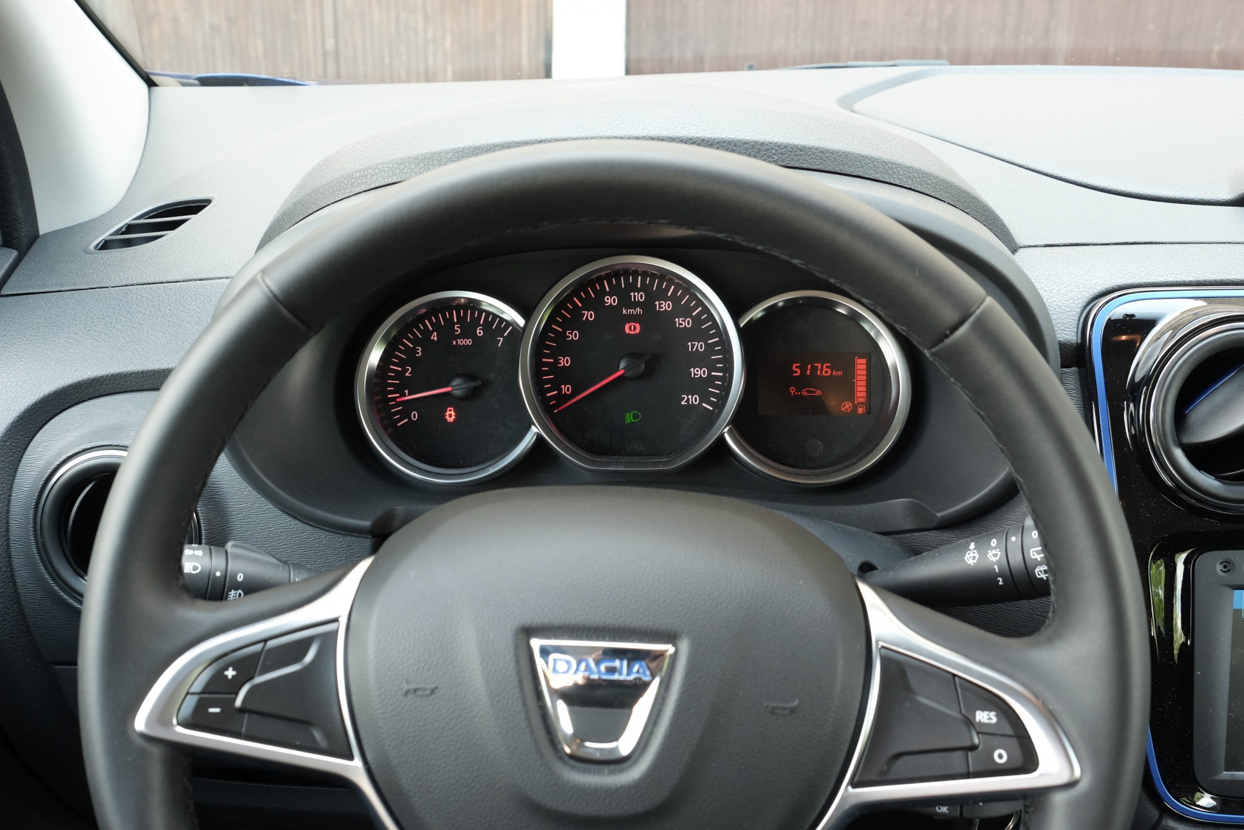 Kis pénzért nagy autó – Dacia Lodgy teszt 16