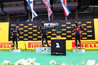 Lebuktak a Forma-1-es díjátadó robotok