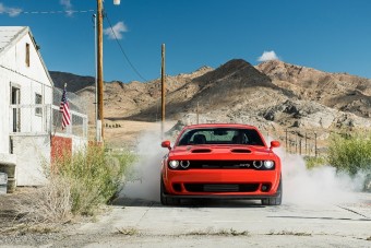 Népszerű izomautókra is lesújt a villanyosítás