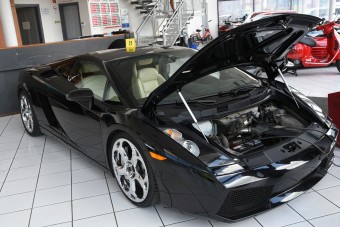 Gépfegyvere is volt a lopott luxusautókkal bizniszelő miskolci neppernek