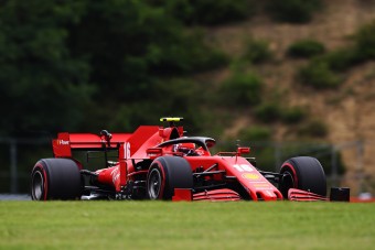 F1: Újabb fejlesztési csomaggal készül a Ferrari