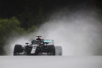 F1: Hamilton nyerte az esős stájer időmérőt